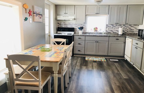 Surfside Beach House | Ocean Lakes - Site MH5 Spacious 3BR/2BA Complimentary Golf Cart Included!