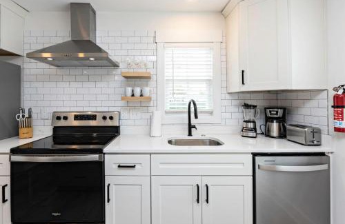 Northeast Virginia Beach Apartment | Ocean Lofts in the Vibe #2 - 5 min walk to beach