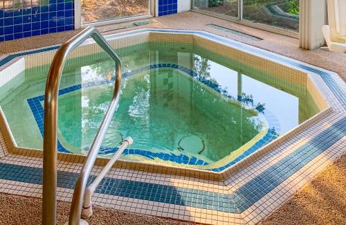 Brewster Apartment | Ocean Mandevilla