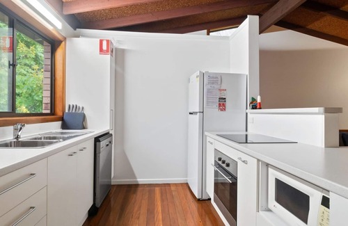 Point Lookout House | Ocean Mist Beach House | 5 bedroom, 2 bathroom, sleeps 10, 400m to beach