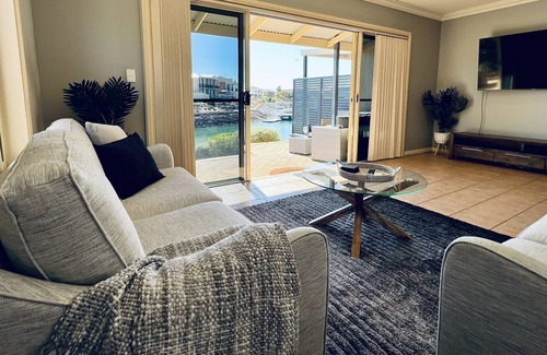 Wallaroo House | Ocean Oasis