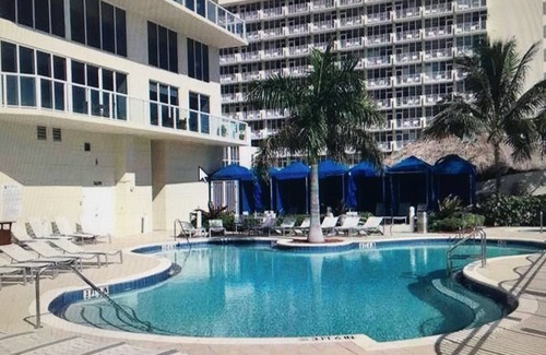Sunny Isles Beach Apartment | Ocean,Ocean,Ocean!La Perla Amazing Views Of The Atlantic Sunny Isles Beach Miami