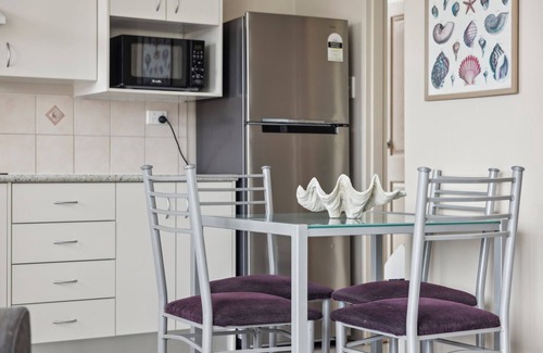 Coffs Harbour Apartment | Ocean Parade 18 - Two Bedroom Apartment with Pool Views
