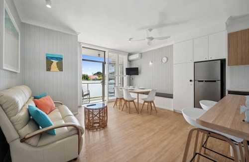 Coffs Harbour Apartment | Ocean Parade 5 Two-Bedroom Beachside Apartment
