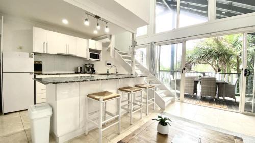 Angourie House | Ocean Paradise