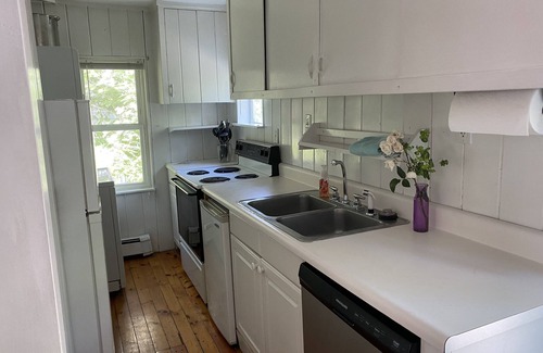 Ocean Park Cottage | OCEAN PARK-Cozy Cottage~Ocean Breezes~Set in the Pines