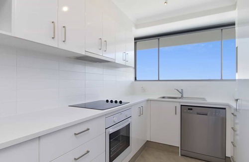 Coolangatta Apartment | Ocean Plaza 1577 - Coolangatta Beachfront!