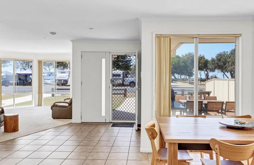 Brooms Head House | Ocean Road Oasis
