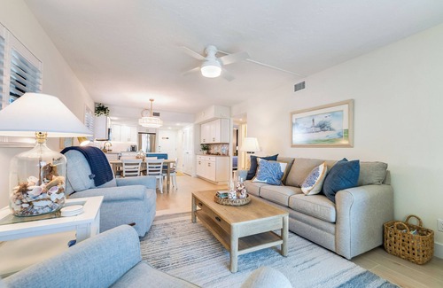 Sanibel Condo | Ocean's Reach 1A2, Gulf-Front Corner Unit, Dunes Golf Privileges!