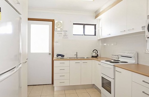 Sawtell Apartment | Ocean Sands 5 is a fully furnished two bedroom unit located on the first floor, next to the beach.