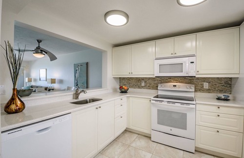 Madeira Beach Condo | Ocean Sands Fabulous Beachfront Condo Madeira Beach