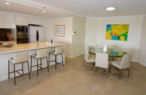 Main Beach Apartment | Ocean Sands Resort