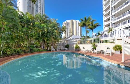 Main Beach Apartment | Ocean Sands Resort
