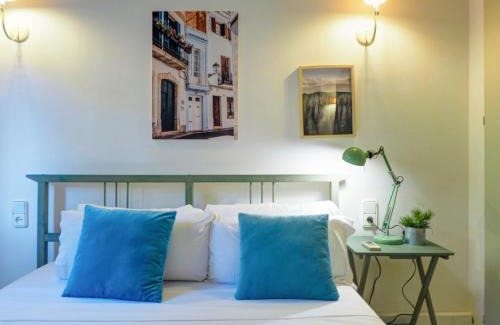 Passeig Maritim Villa | Ocean Spirit House by Hello Homes Sitges