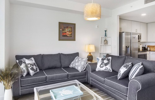 Newtown Condo | Ocean Style 1/1.5 Condo The Strand Water View!