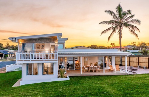 Burnett Heads Villa | Ocean Suite - Oceanfront property!