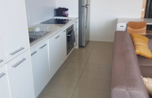 Yeppoon Apartment | Ocean View 1 Bed Unit . King Bed with En suite Bathroom