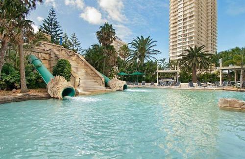 Surfers Paradise Apartment | Ocean View Apartment with Parking by Serain Residences