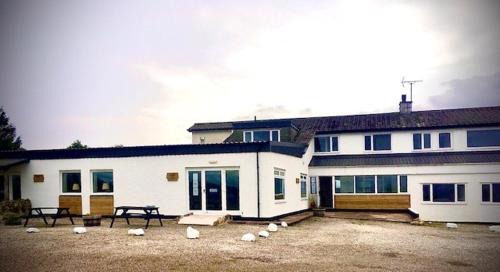 Laide Hotel | Ocean View Bar & Rooms