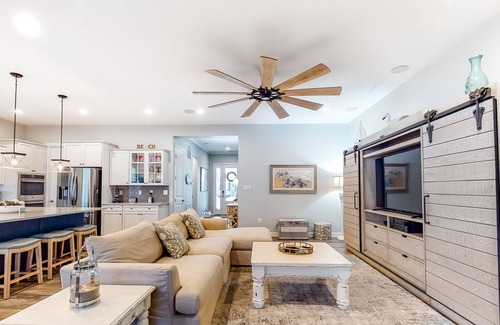 Frankford House | Ocean View beach club house with pool access, WiFi, private W/D, & central AC