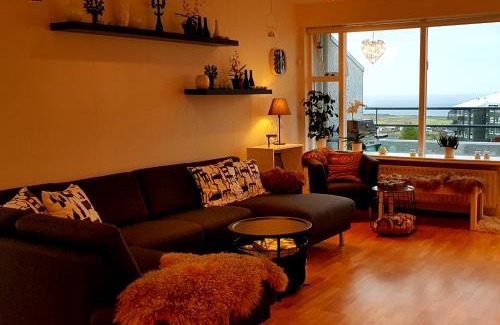 Hafnarfjordur Apartment | Ocean view charming apartment