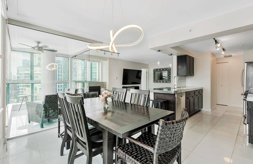 Coal Harbour Condo | Ocean View Condo in Downtown Vancouver