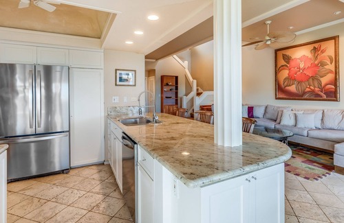 Kapalua Condo | Ocean-view condo near the beach with outdoor pool, golf, balcony, grills, & AC