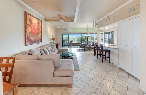 Kapalua Condo | Ocean-view condo near the beach with outdoor pool, golf, balcony, grills, & AC