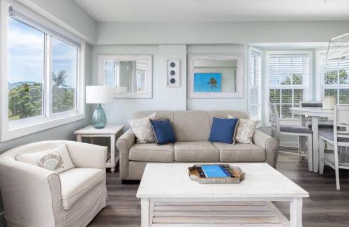 Tavernier House | Ocean View Corner Penthouse Ocean Pointe 5416