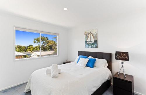 Rhyll House | Ocean View Escape w 3BR & 2BA