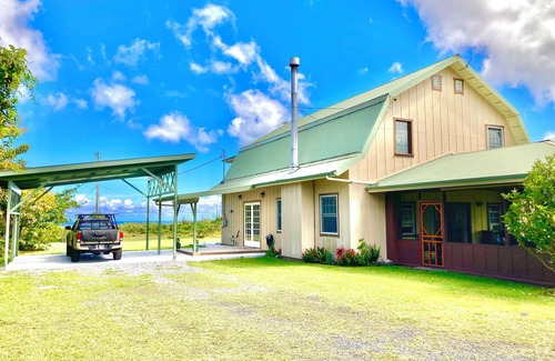 Pahoa House | Ocean View Estate with private hiking trail and volcanically heated hot tubs.