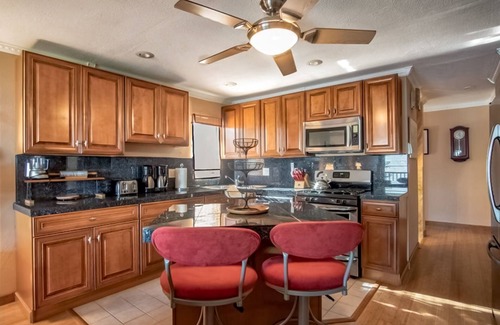 Ualapue Apartment | Ocean View Family Condo w/Free WiFi, Shared Pool & Tennis - Close to the Waves