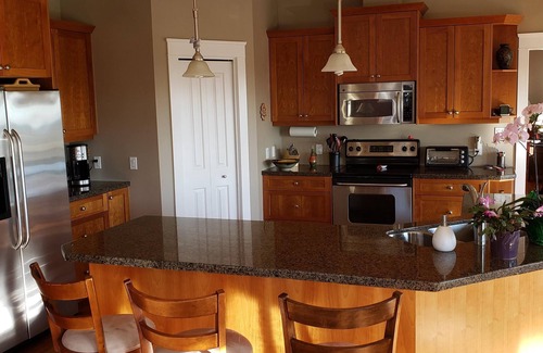 Gordon Head House | Ocean View, Family Friendly Executive Home with Hot tub, Near Beach