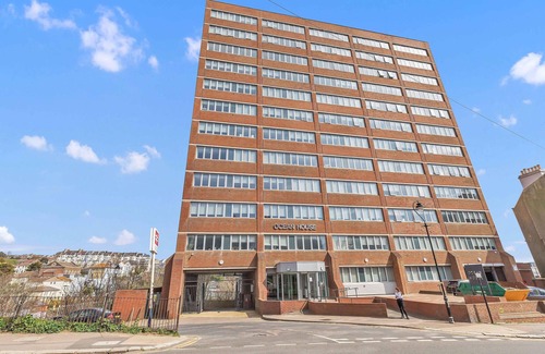St Leonards-On-Sea Apartment | Ocean View B SEAVIEWS FREE PARKING|By My Getaways