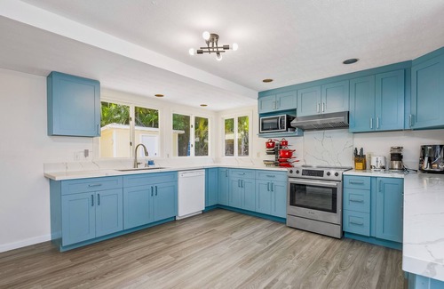 Kaneohe House | Ocean-view home with outdoor dining, grill, & W/D - short drive to beaches