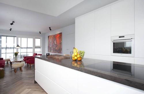 Reykjavik Apartment | Ocean View Luxury Apartment in Central Reykjavik