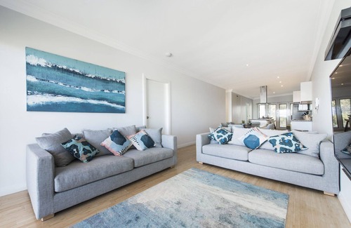 Lancelin House | Ocean View - Luxury beachside apartment with stunning ocean views