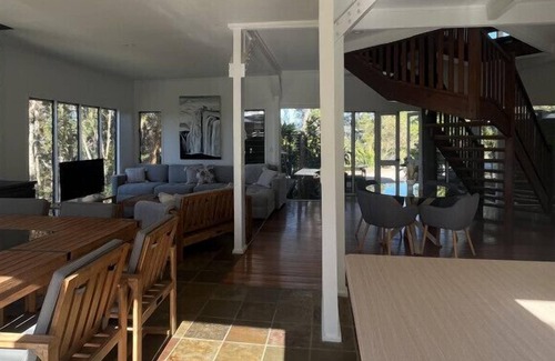 King Scrub House | Ocean view Mountain Top Treehouse Style Home