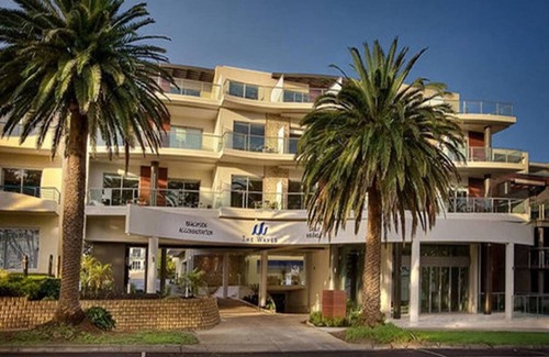 Cowes Apartment | Ocean View Penthouse by Ready Set Stay- Coastal Amazing Views & WIFI