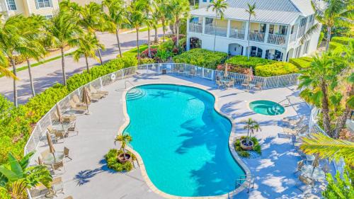 Islamorada Apartment | Ocean View Penthouse Retreat amenities: tennis court heated Pool Vista Key Two