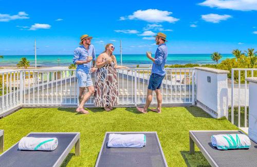 Islamorada Apartment | Ocean View Penthouse Retreat amenities: tennis court heated Pool Vista Key Two