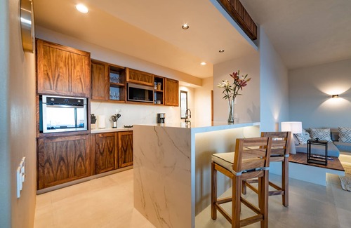 Santa Maria Huatulco Condo | Ocean View Penthouse with Rooftop Terrace