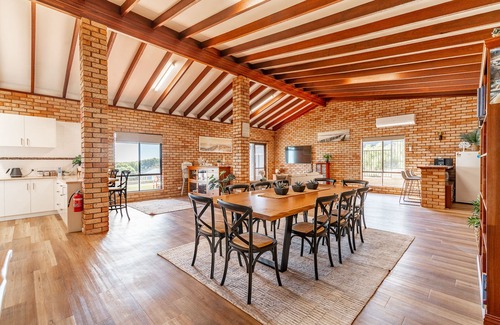 Guilderton House | Ocean View Retreat - Best Views in town
