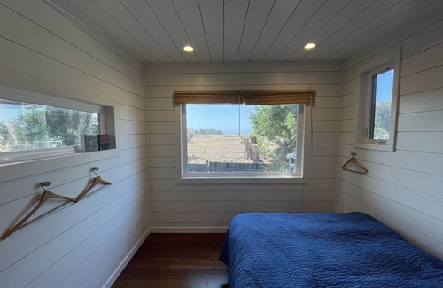 Bolinas Bed & Breakfast | Ocean View, Self/ck in Gallery Guesthouse gallery w/t deck & private parking