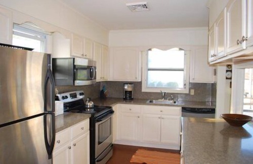 Avalon House | OCEAN VIEW, STEPS FROM THE BEACH