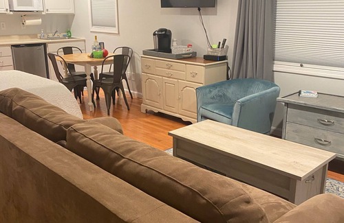 Hampton Condo | Ocean View - Steps to the Beach