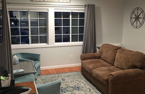 Hampton Condo | Ocean View - Steps to the Beach