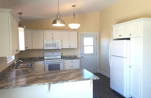 Clinton House | OCEAN VIEW - SUNSET VIEW - BEACH ACCESS - SCREEN ROOM