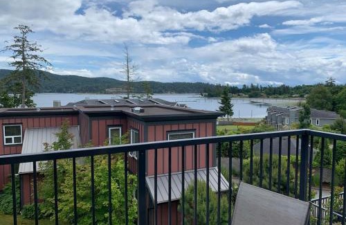 Sooke House | Ocean View Townhome - Sooke Harbour Marina