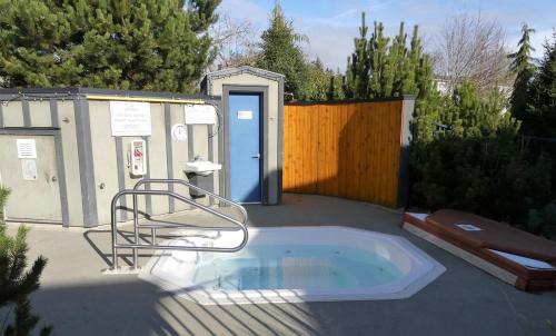 Sooke House | Ocean View Townhome - Sooke Harbour Marina
